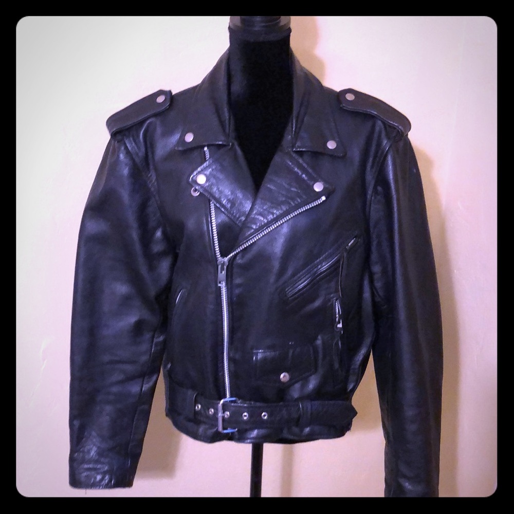 Women’s black leather motorcycle jacket. Size 42/M